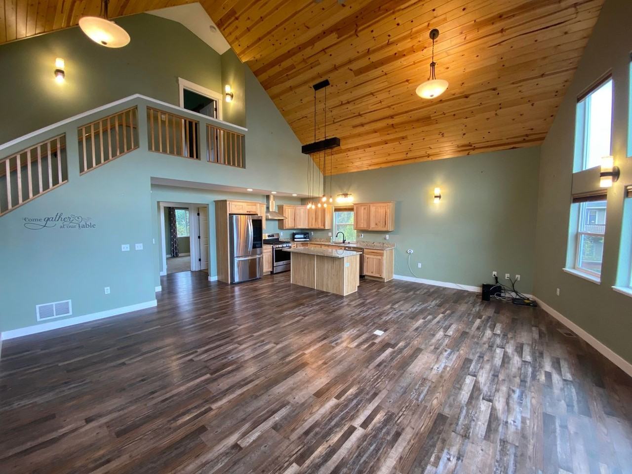 22441 Mirror Lake Dr - Photo 3 of 45