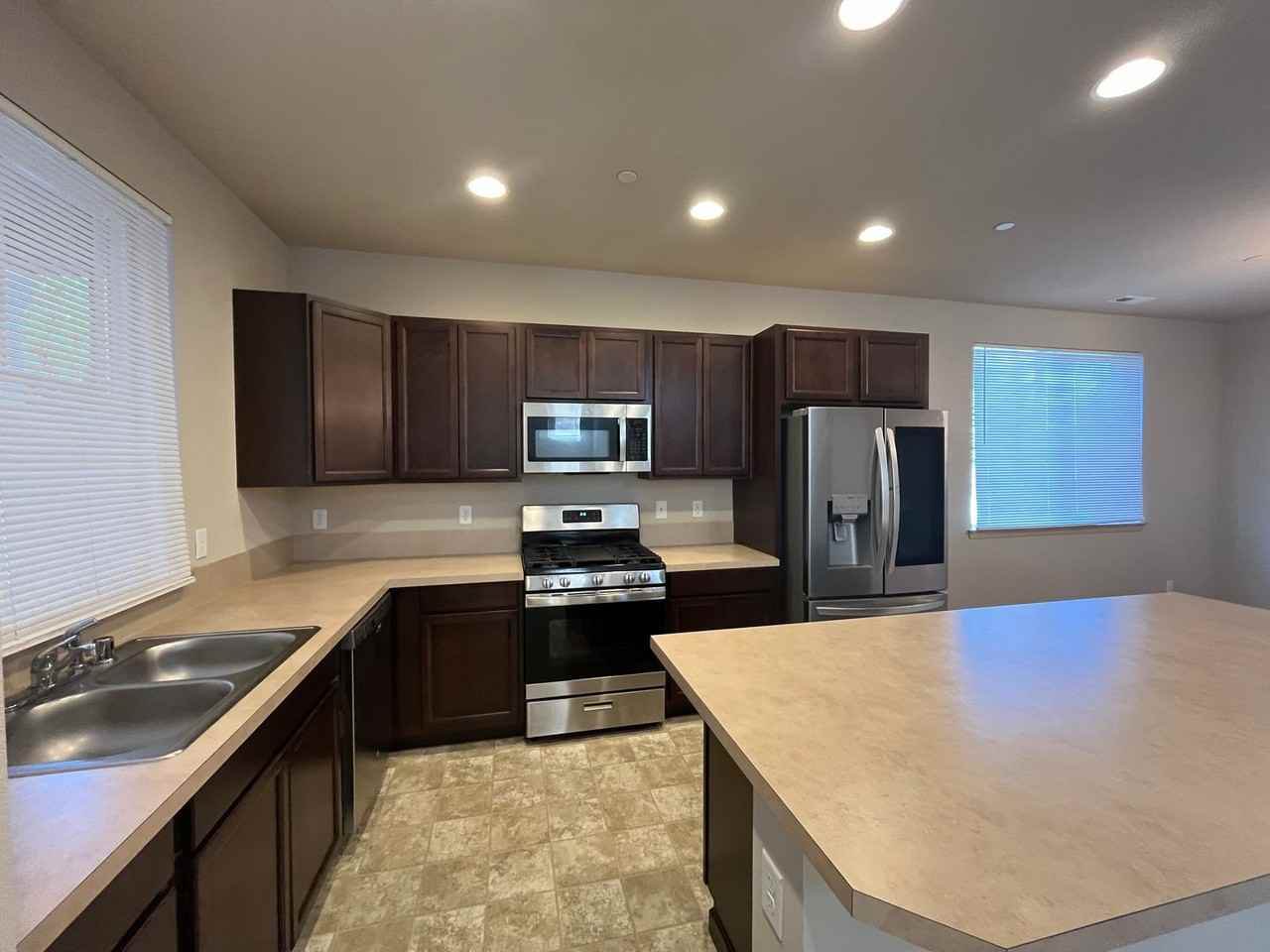 2526 Zeeden Way - Photo 2 of 16