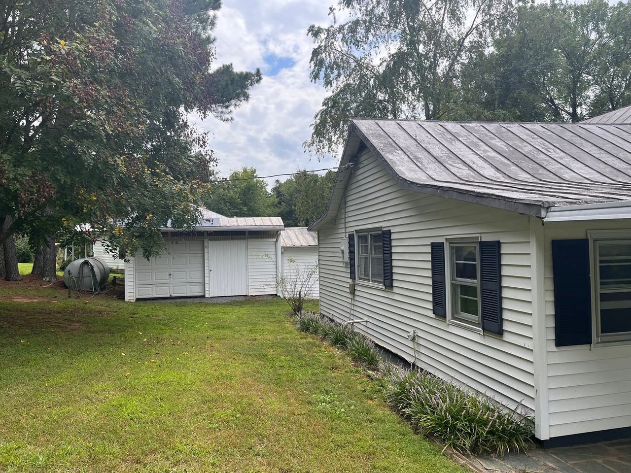 92 Marble Ave - Photo 3 of 19