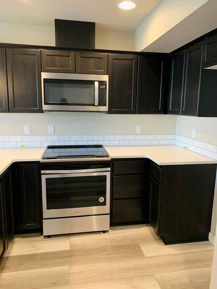 688 E Oregon Ave - Photo 4 of 14