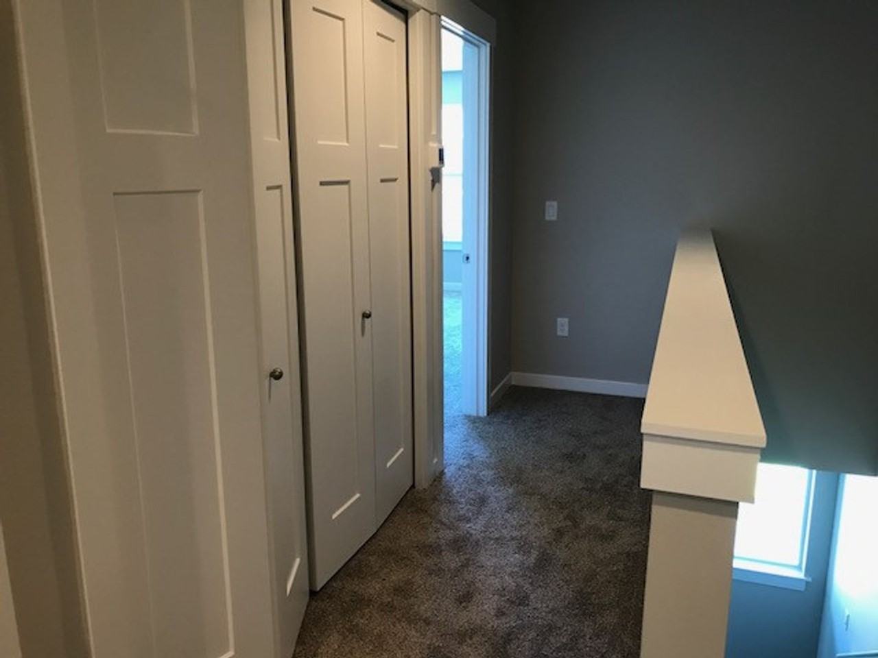 688 E Oregon Ave - Photo 7 of 14