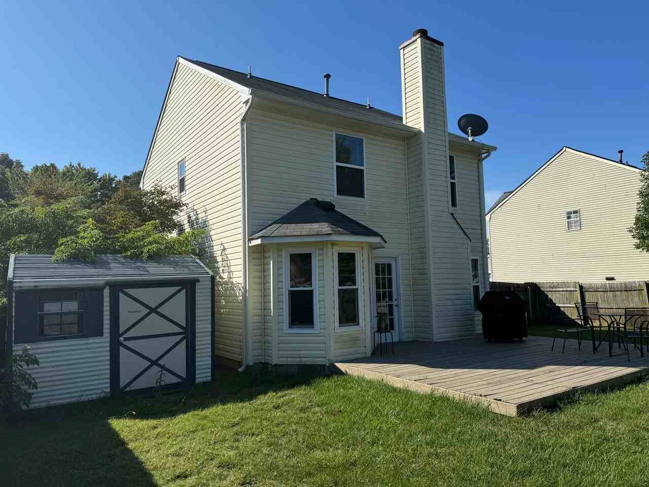 1221 Mondrian Loop - Photo 3 of 20