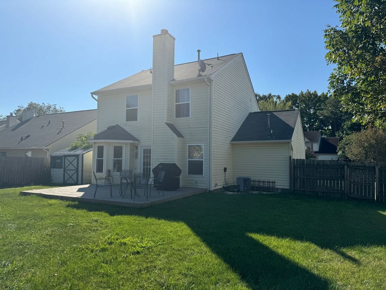 1221 Mondrian Loop - Photo 4 of 20