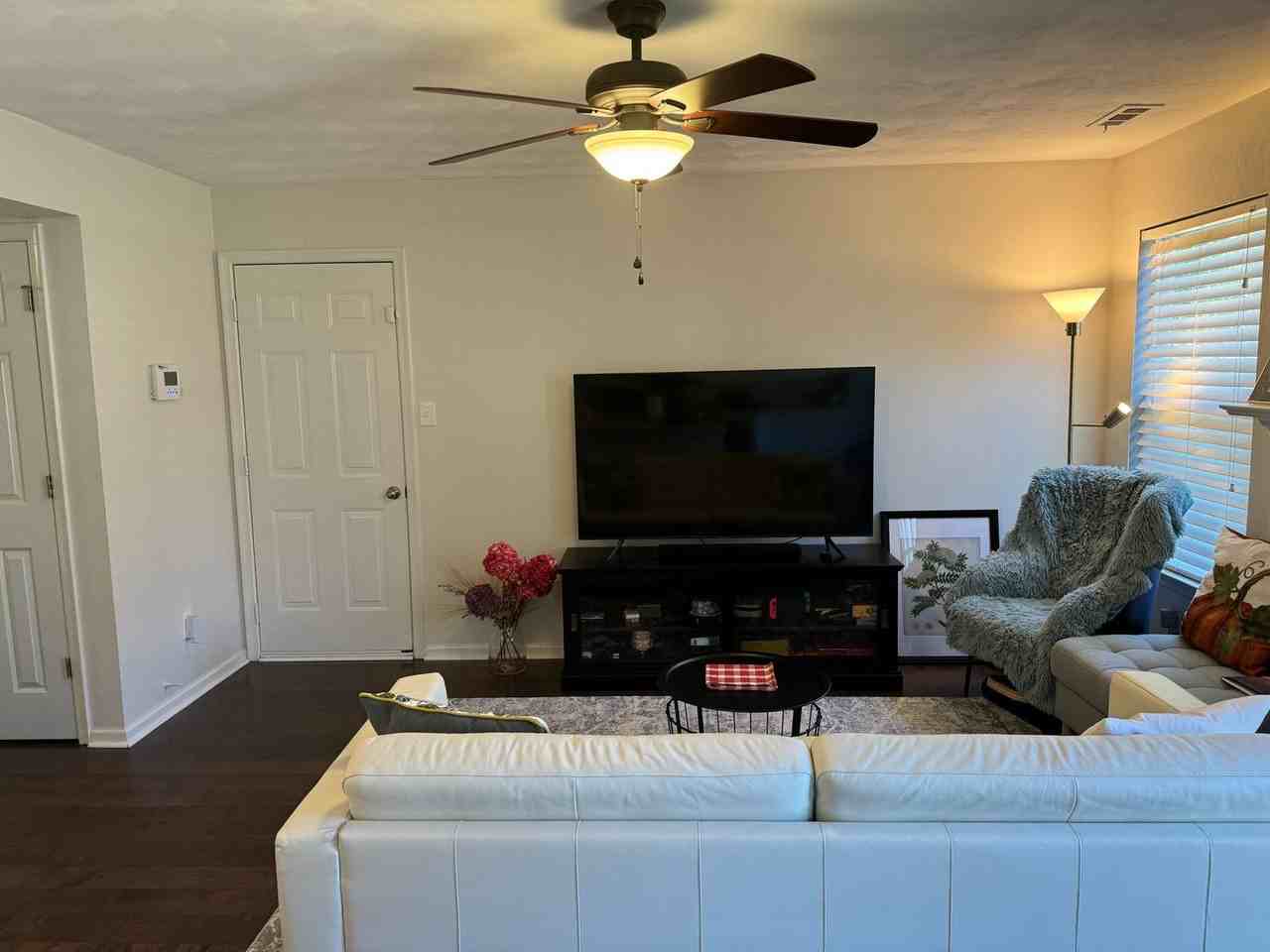 1221 Mondrian Loop - Photo 7 of 20