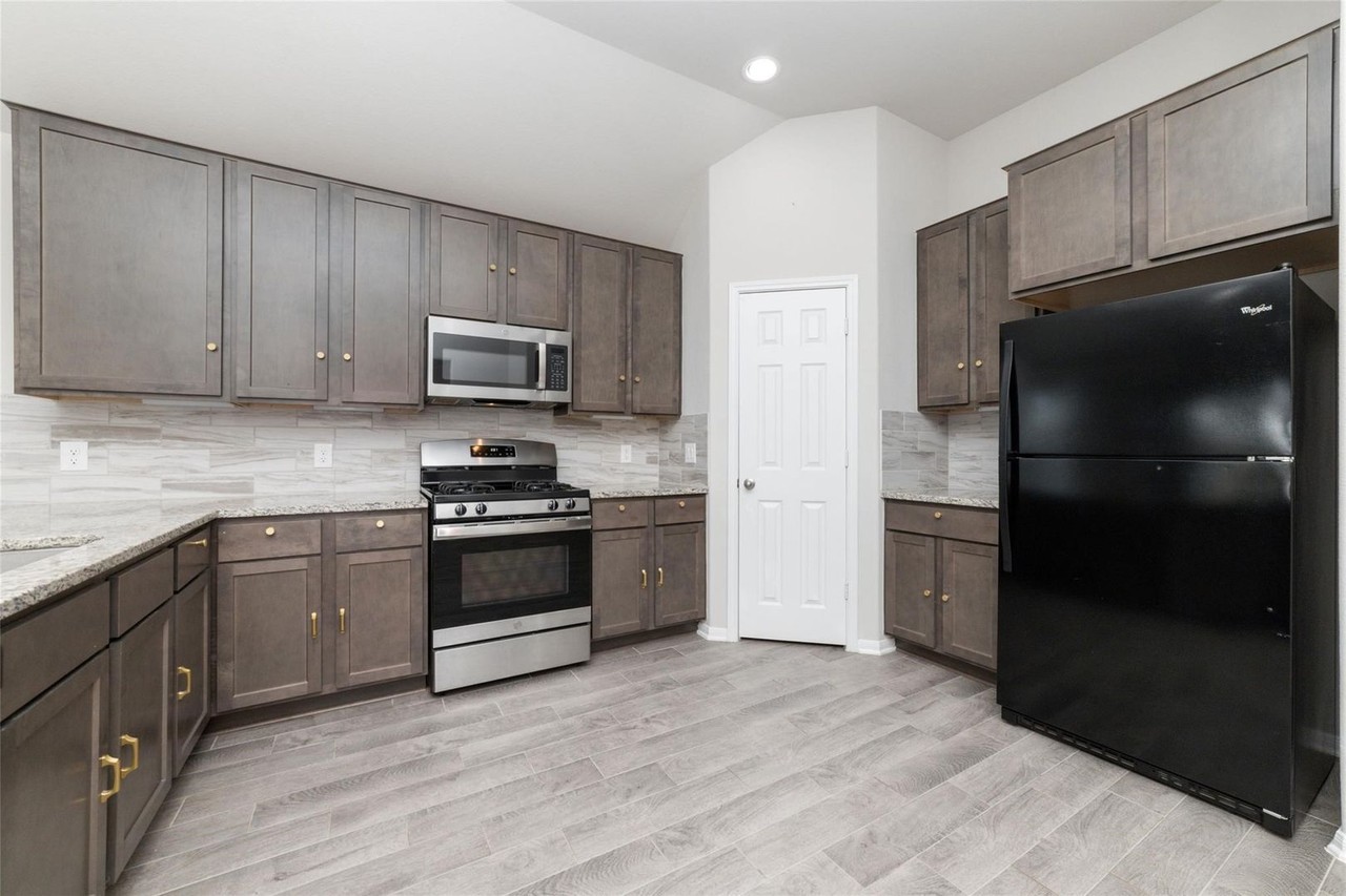 3202 Dawn Redwood Ln - Photo 7 of 25