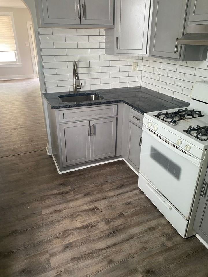 556 South 18 1/2 Street - Photo 2 of 6