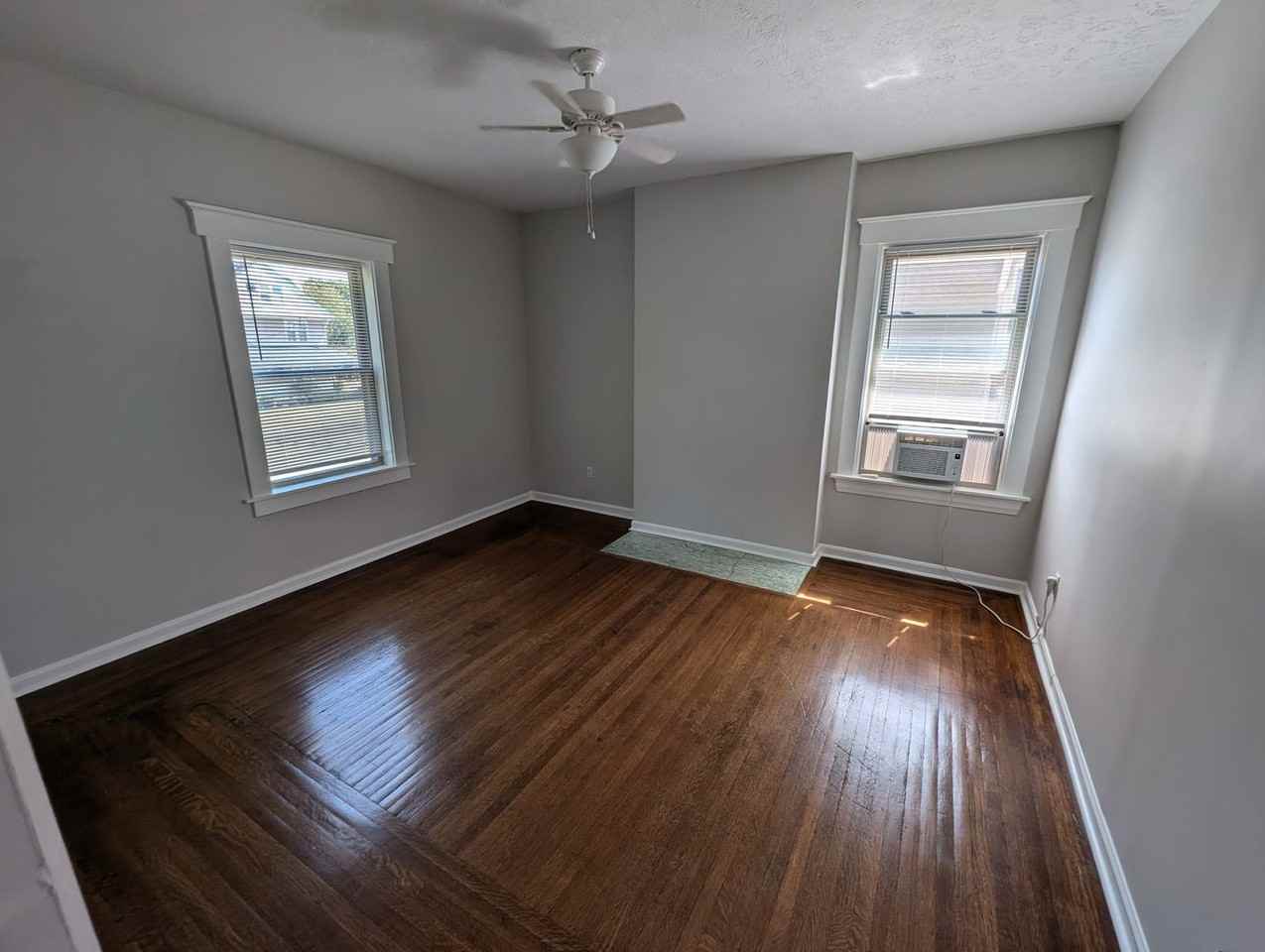 3811 Spencer Ave - Photo 6 of 19