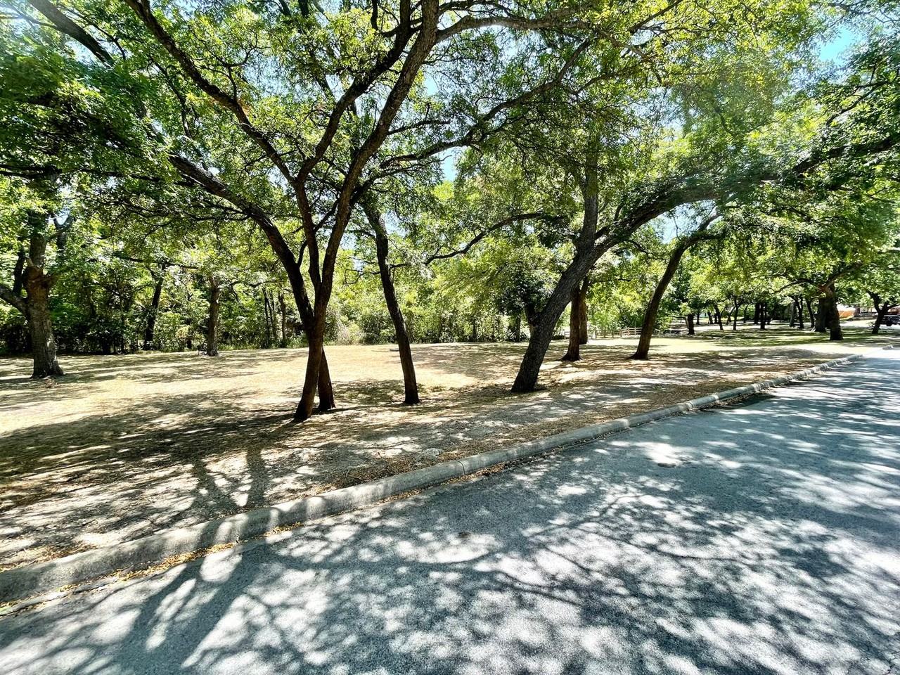 2631 W Prairie Creek Dr - Photo 2 of 18