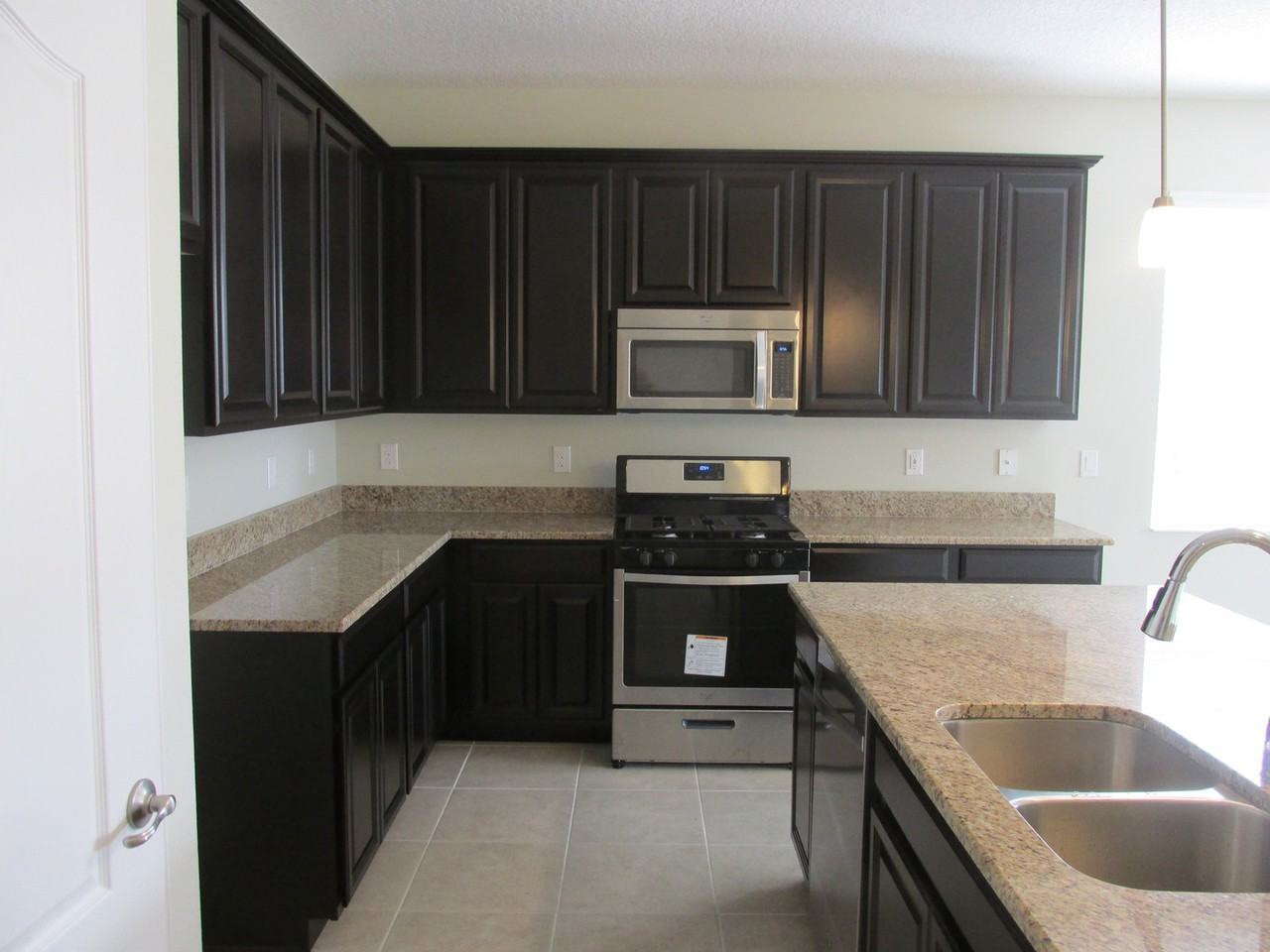 2404 Sabastian St - Photo 3 of 15