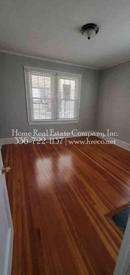 110 S Marshall St #4 - Photo 3 of 8