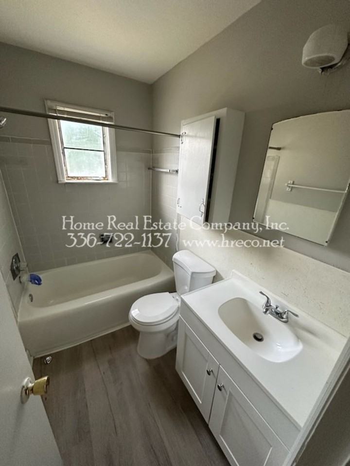 1615 W Northwest Blvd - Photo 6 of 8