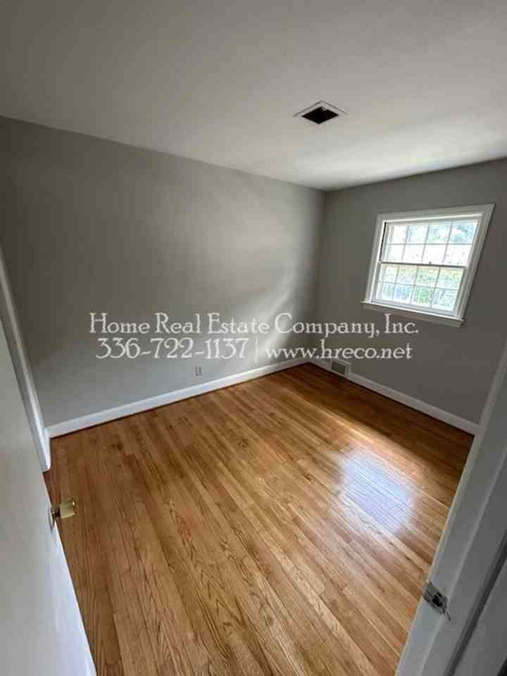 1615 W Northwest Blvd - Photo 7 of 8