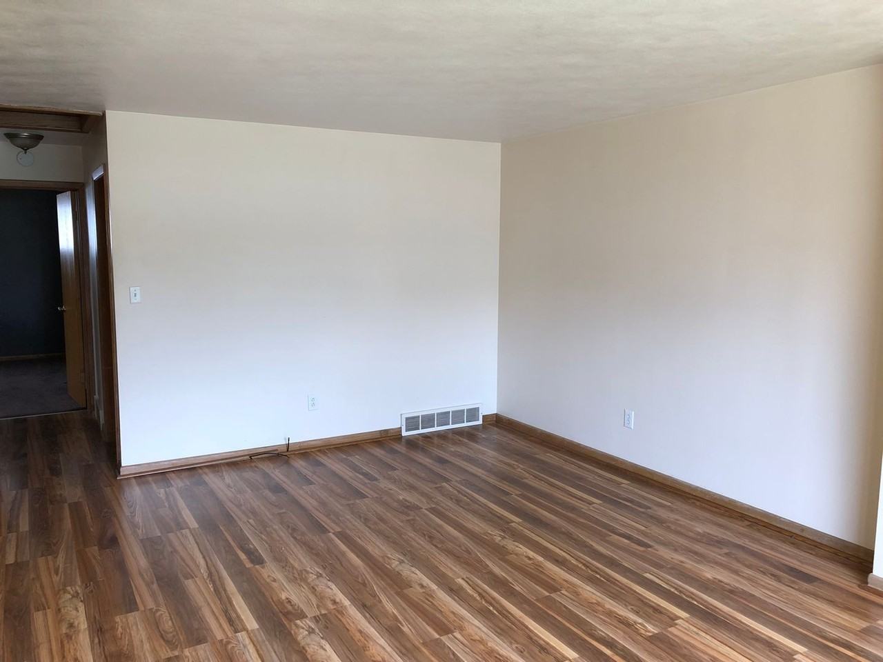 1543 16th Ave - Photo 2 of 3