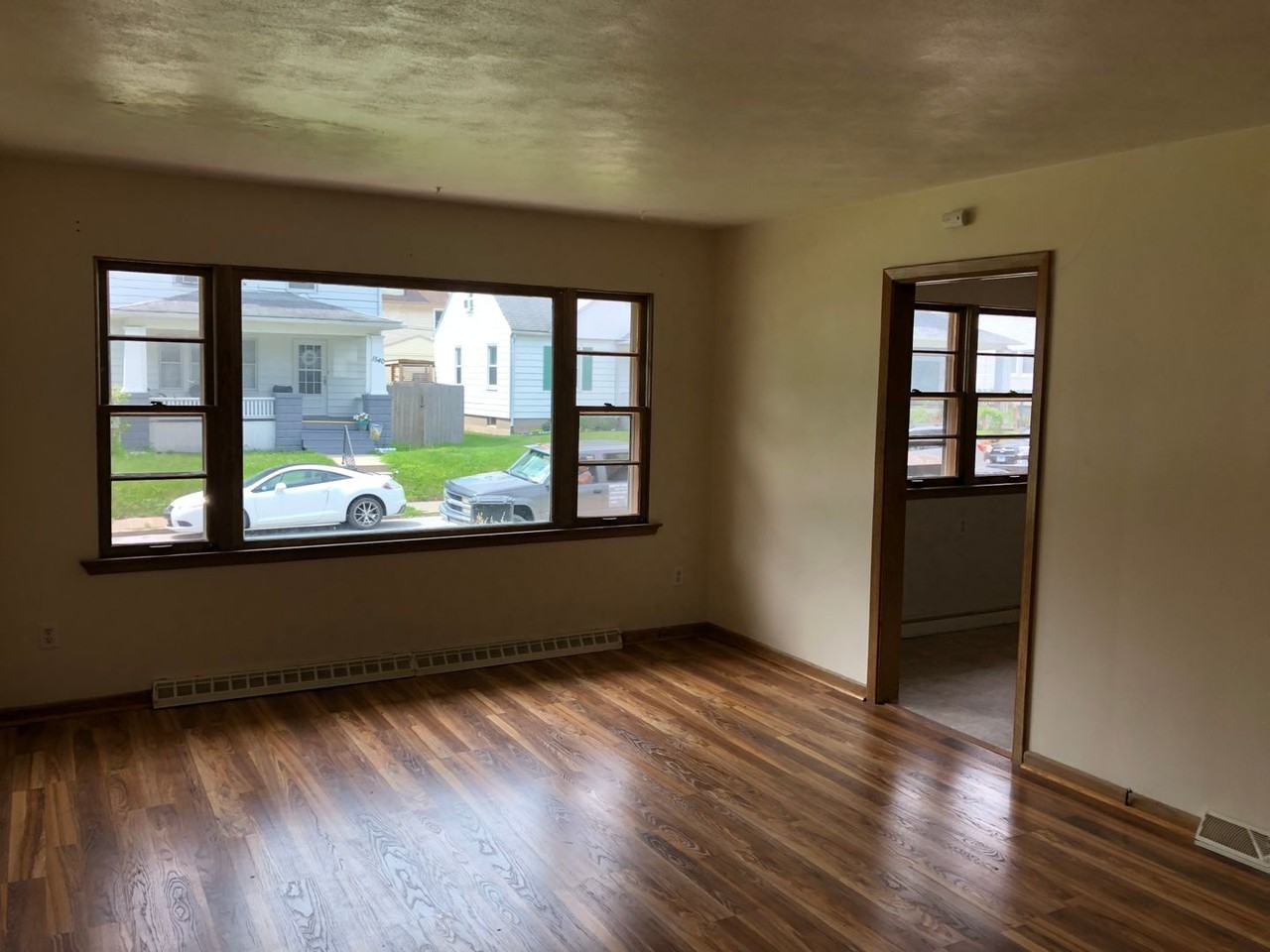 1543 16th Ave - Photo 3 of 3