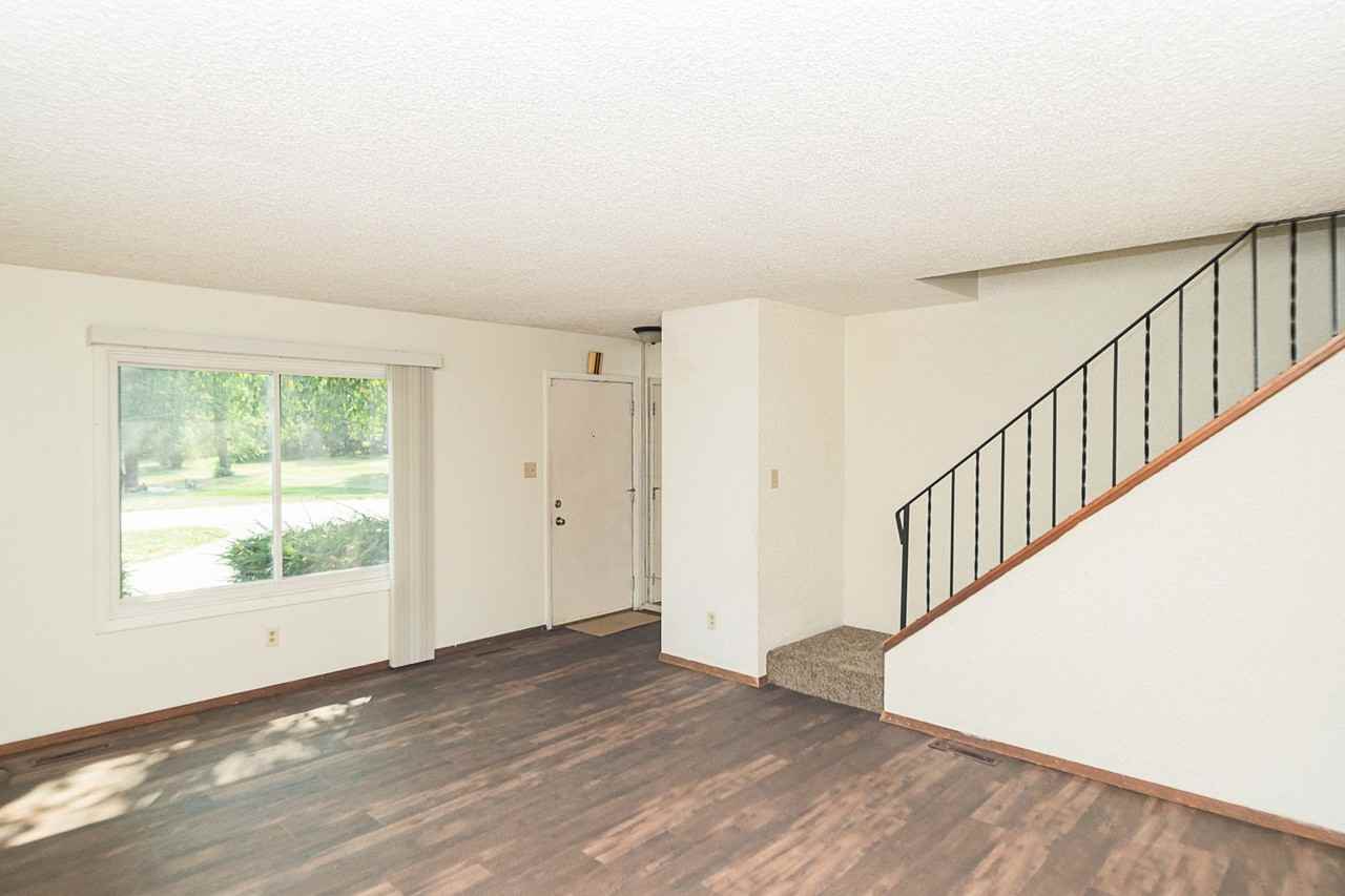 702-708 E. 72nd - Photo 3 of 23