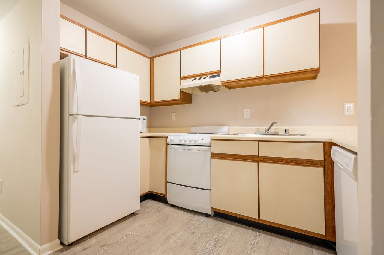 700 LSA - Photo 6 of 28