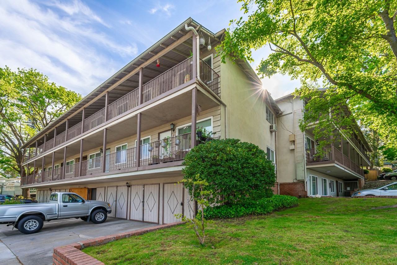 McClatchy Hillside apartments - Photo 5 of 6