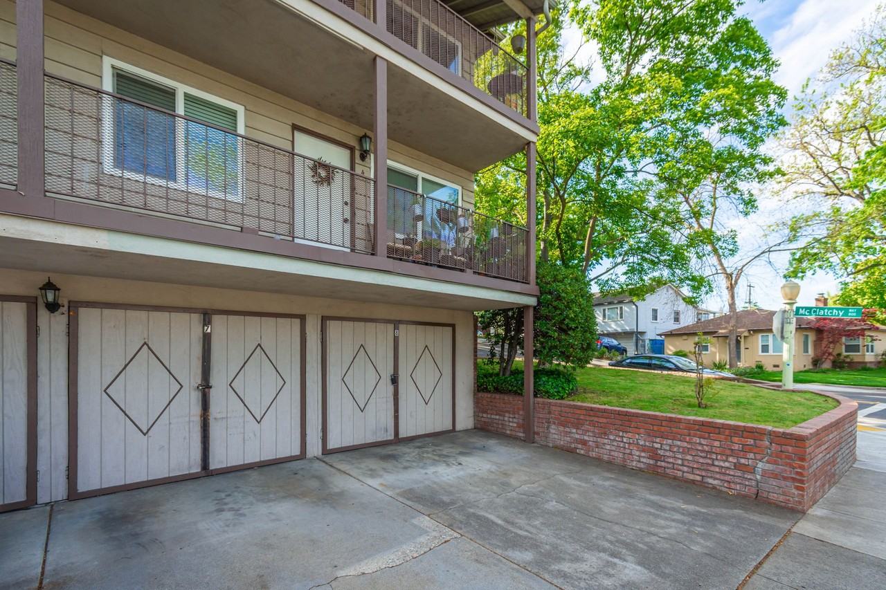 McClatchy Hillside apartments - Photo 6 of 6