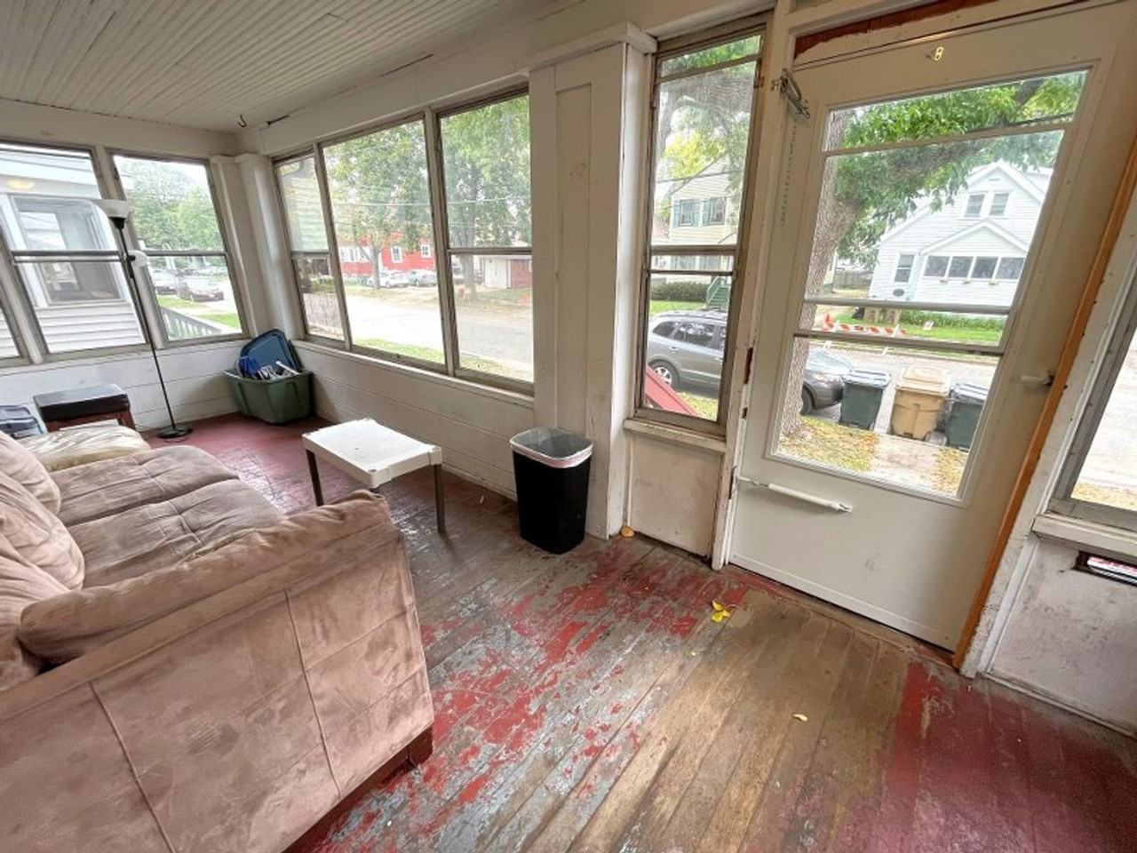 1325 Milton St - Photo 3 of 27