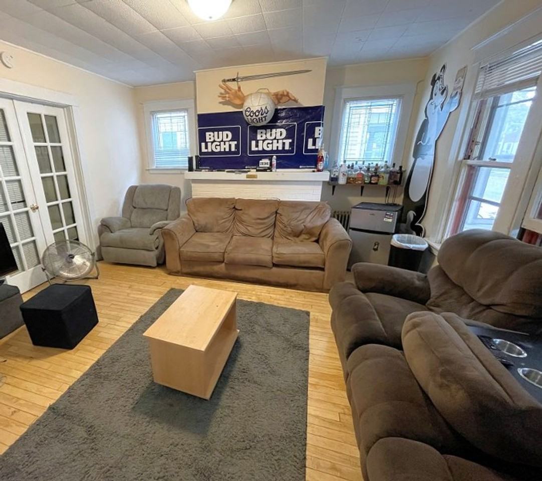 1325 Milton St - Photo 7 of 39