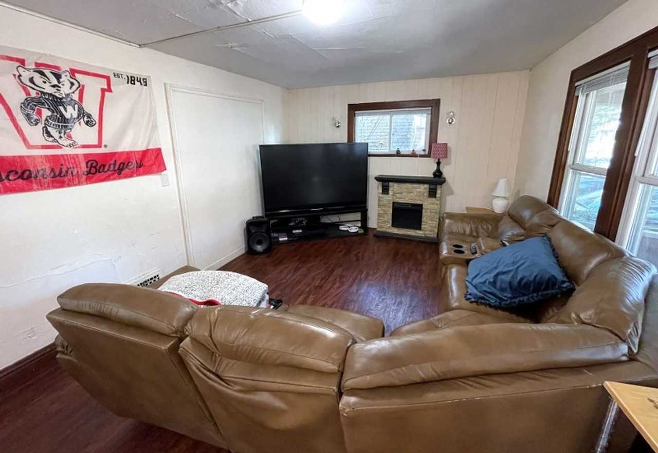1225 Milton St - Photo 6 of 40