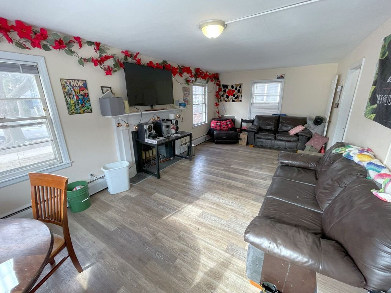 1544 Adams St - Photo 5 of 28