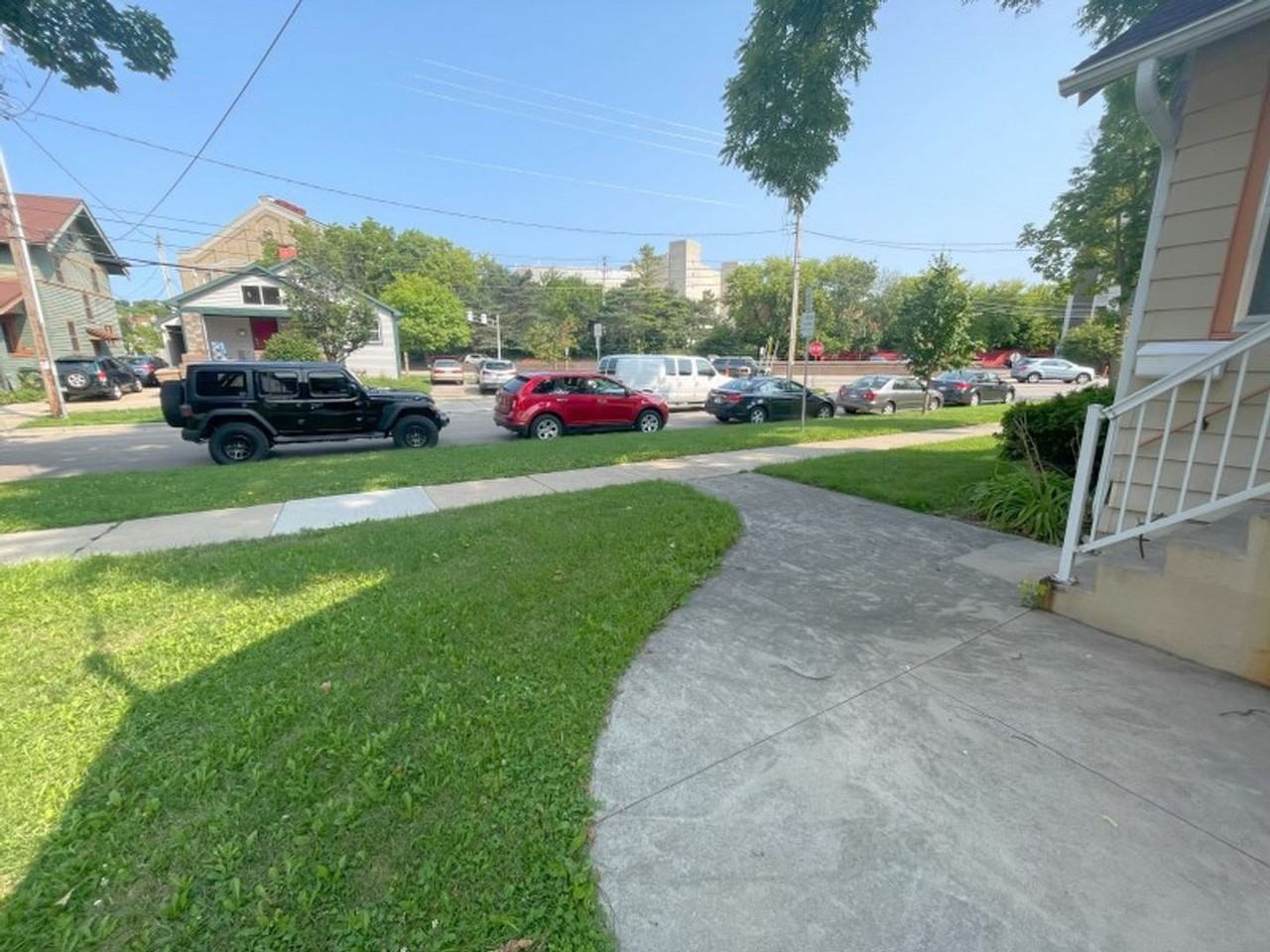 1511 Madison St - Photo 4 of 33