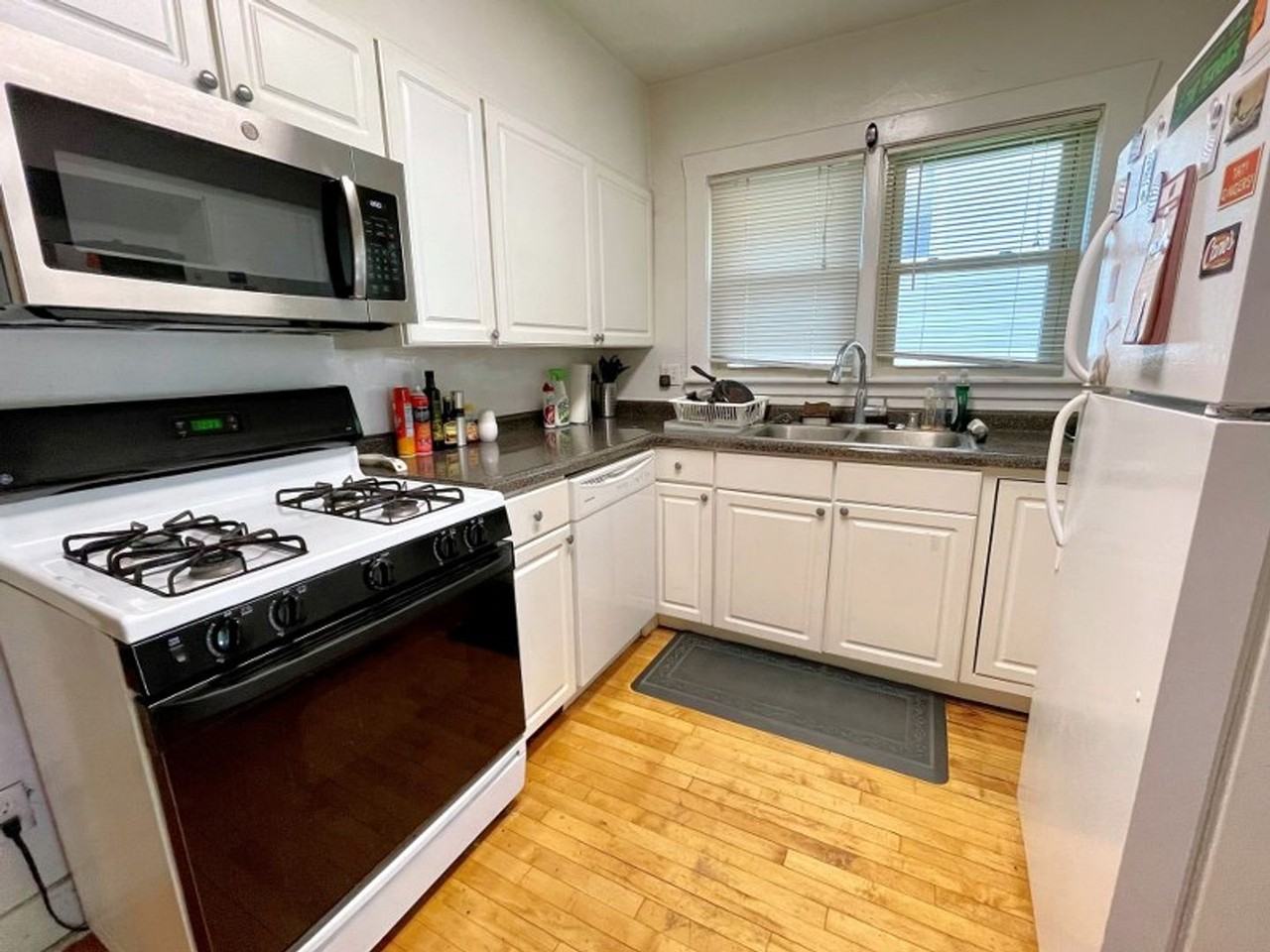 1511 Madison St - Photo 5 of 33