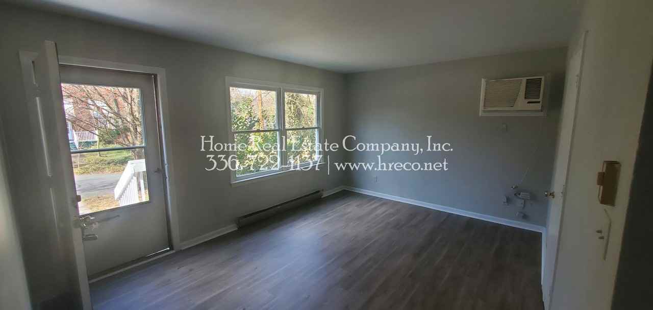 509 Corona St - Photo 3 of 11
