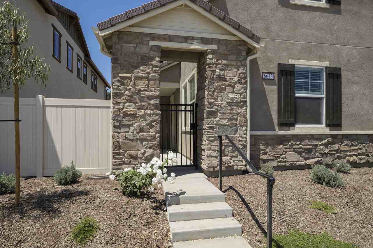 6642 Calle Koral - Photo 2 of 20