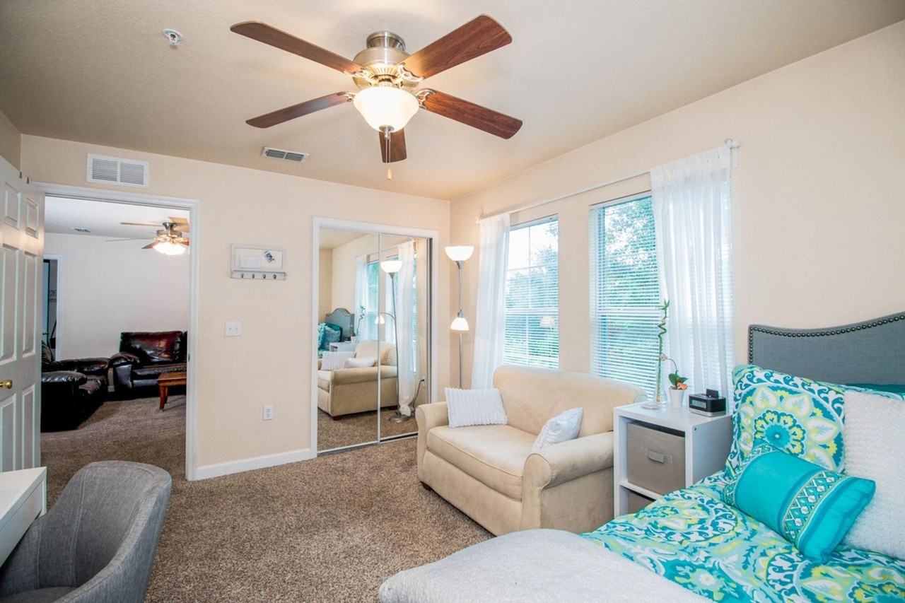 921 Southwest Depot Avenue - Photo 7 of 24