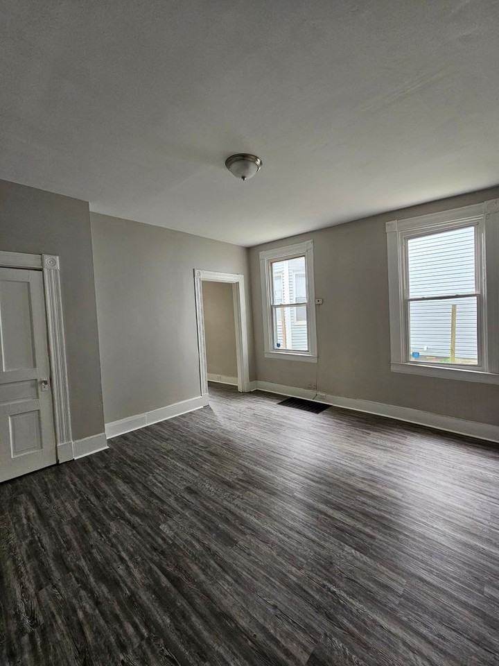 508 Lombardy St - Photo 3 of 19