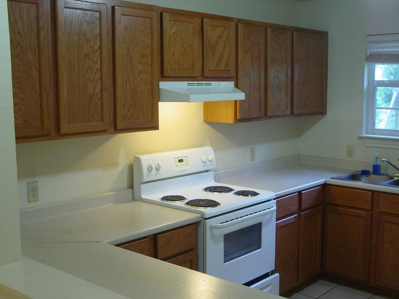 617 Conway Dr - Photo 6 of 17