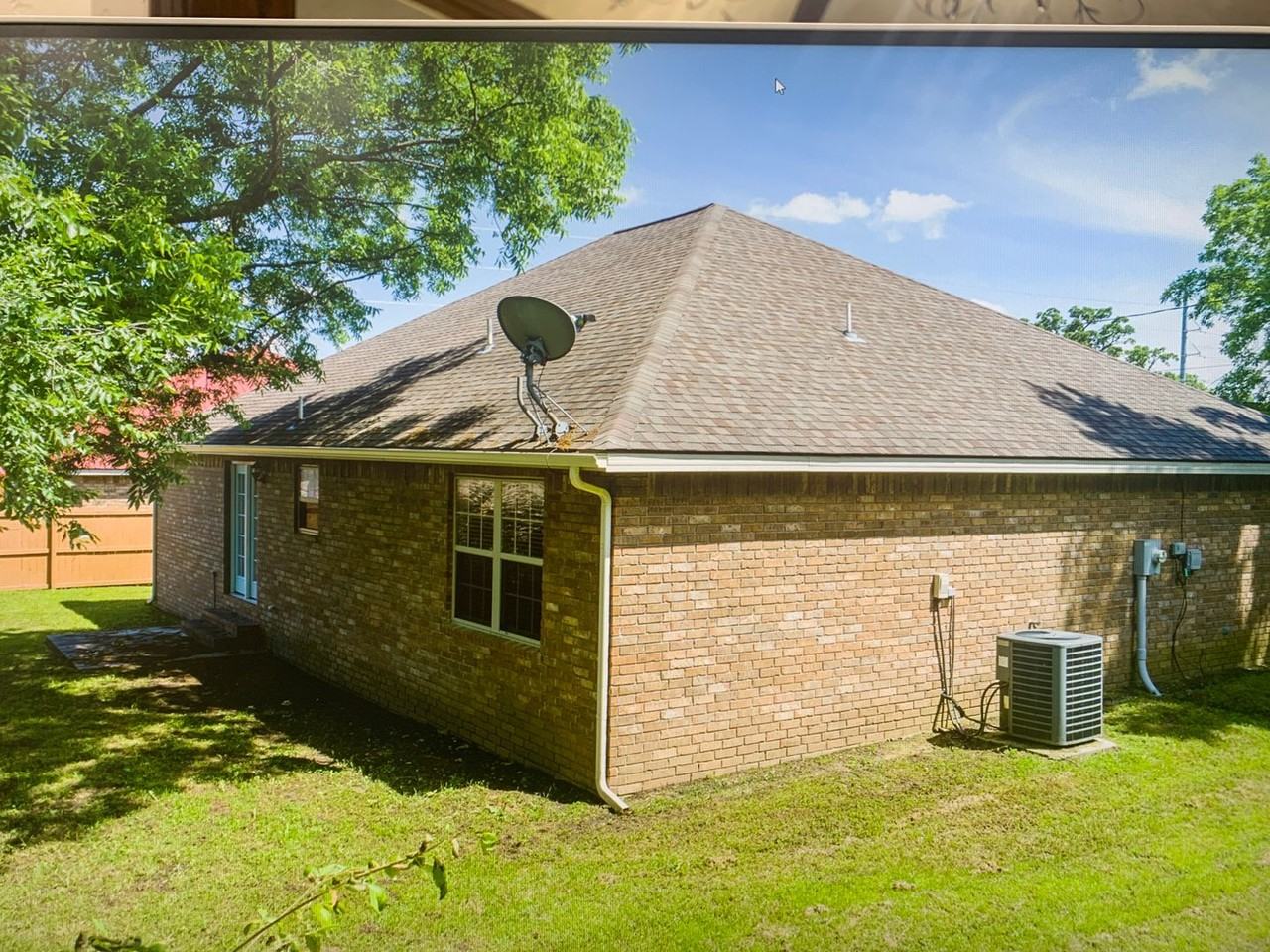 805 E Creek Ave - Photo 3 of 14