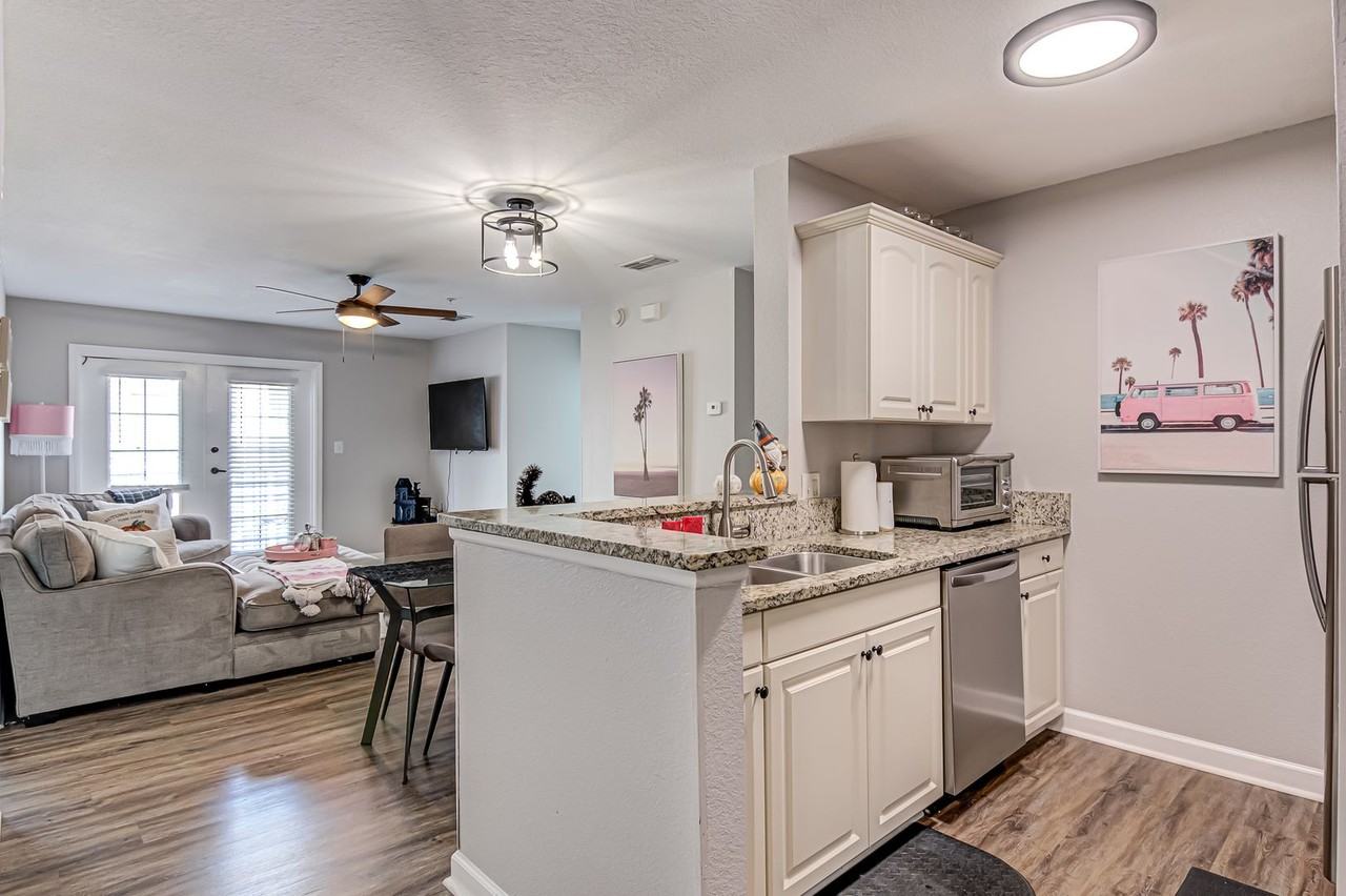 835 Sw 9th St - Photo 5 of 23