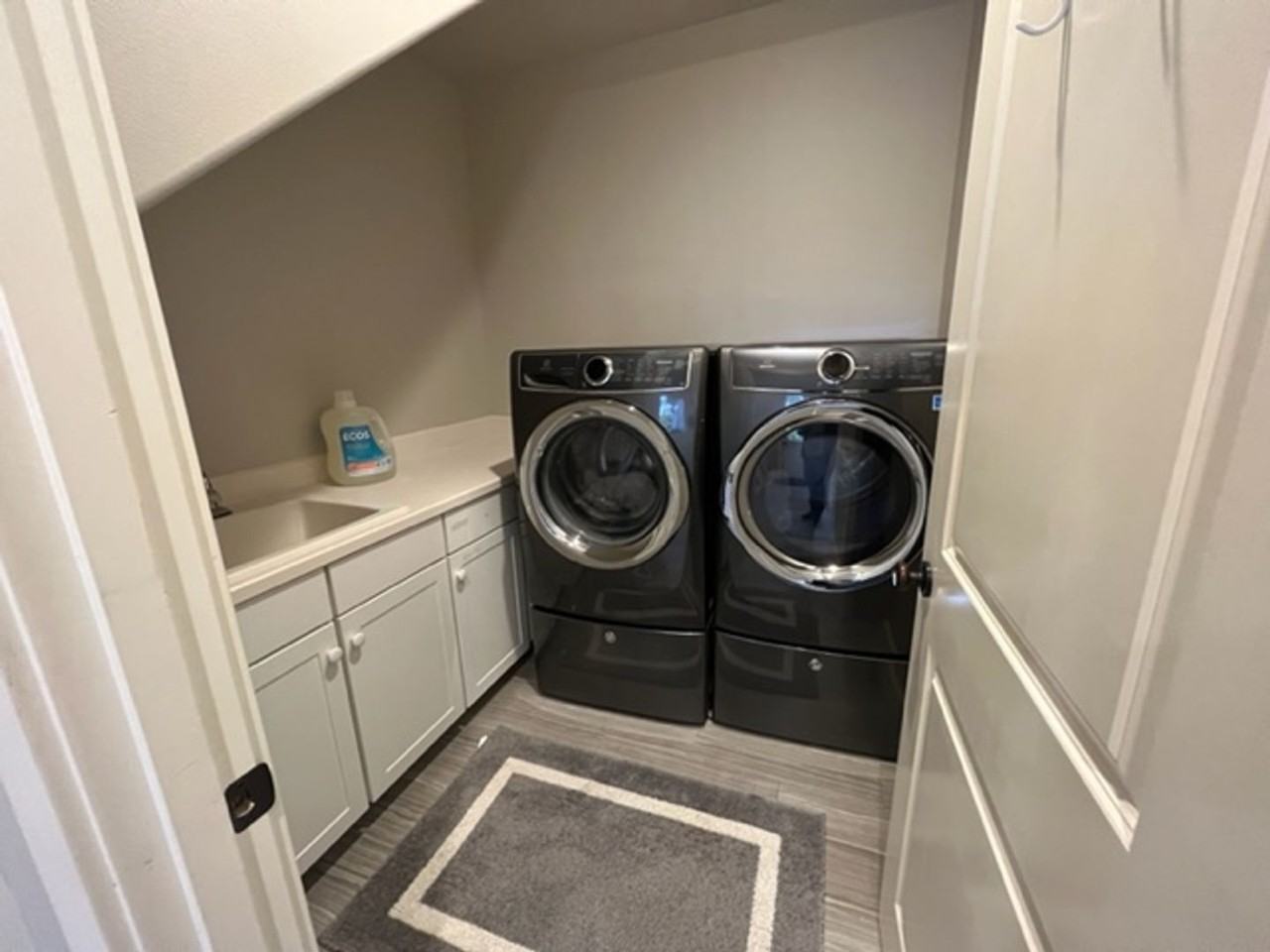 1470 Nw John Fremont St - Photo 3 of 11