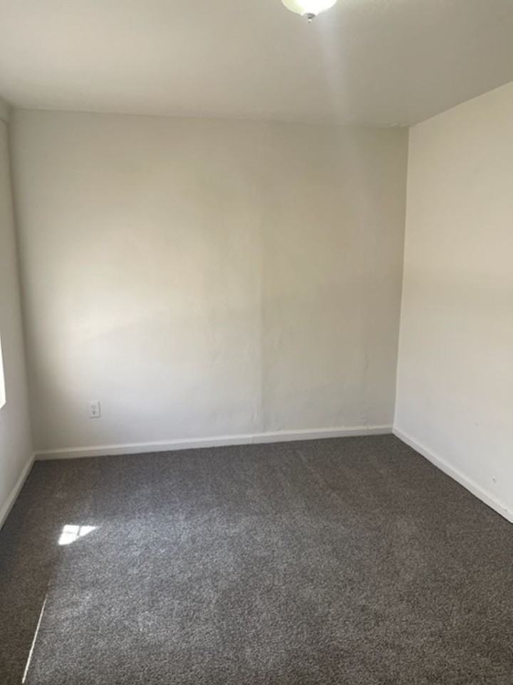 128 S Western Ave - Photo 2 of 7