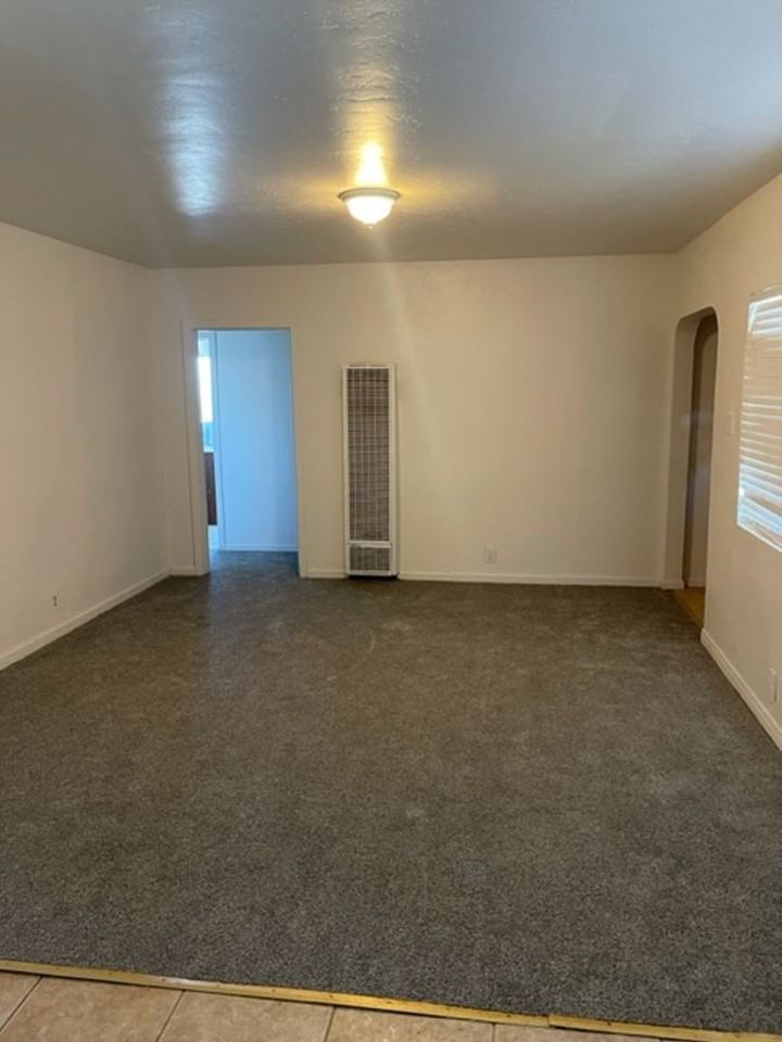 128 S Western Ave - Photo 4 of 7