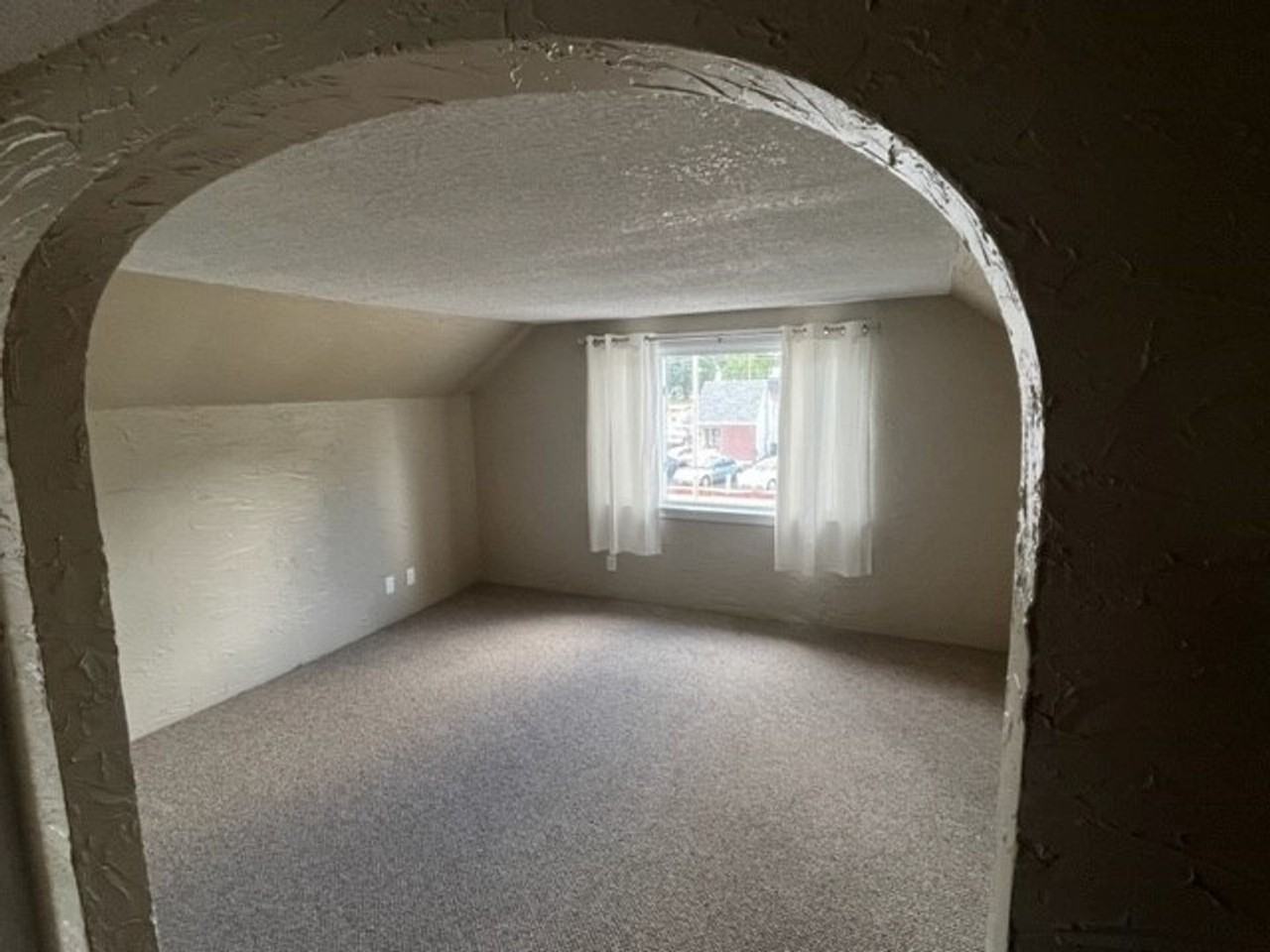 309 Fox St - Photo 3 of 8