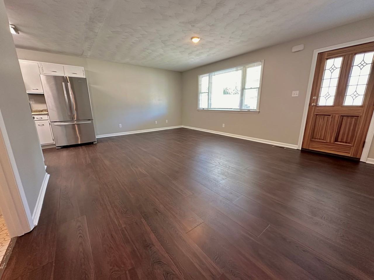 70 Maple Dr - Photo 2 of 16