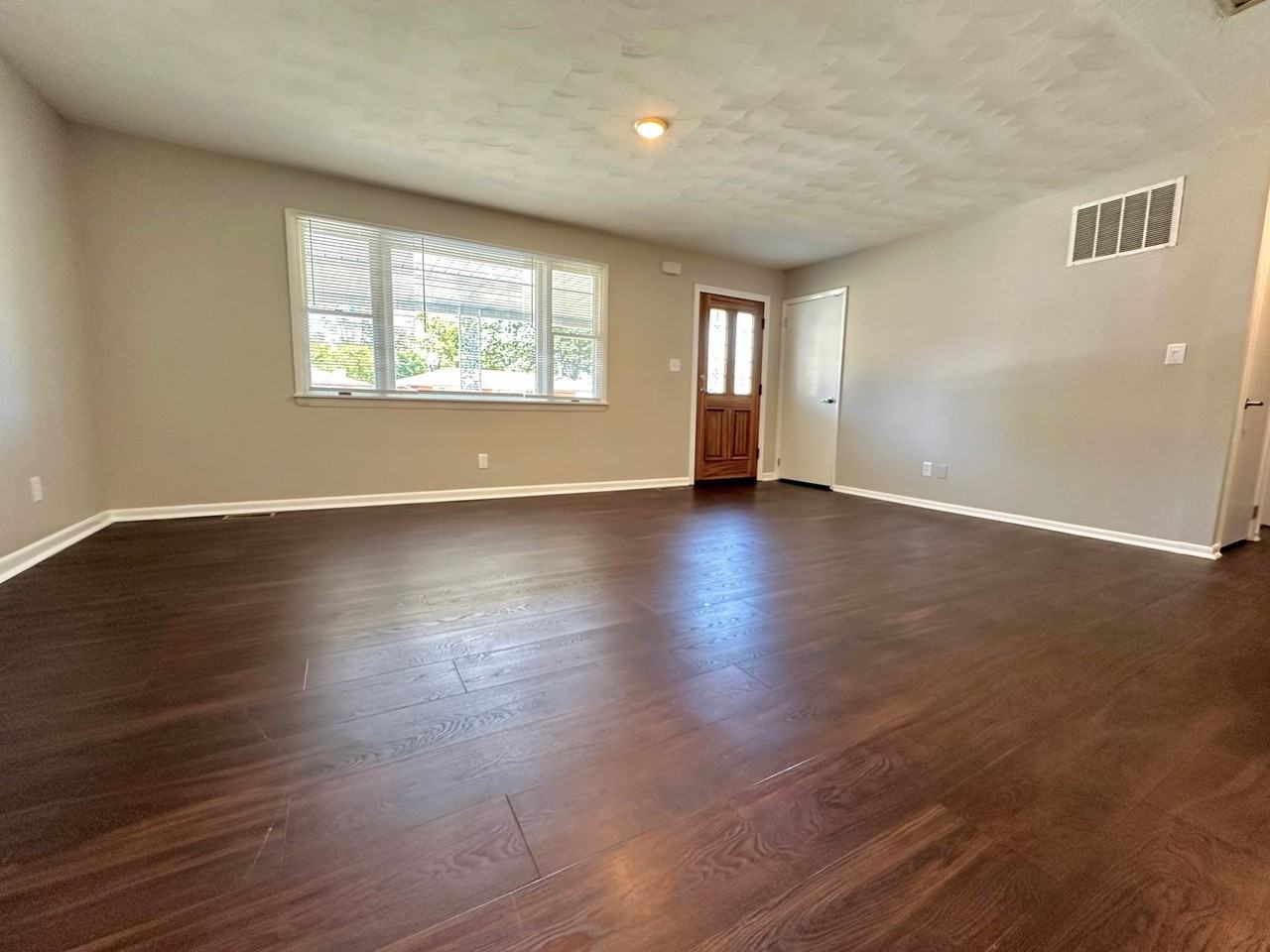 70 Maple Dr - Photo 3 of 16