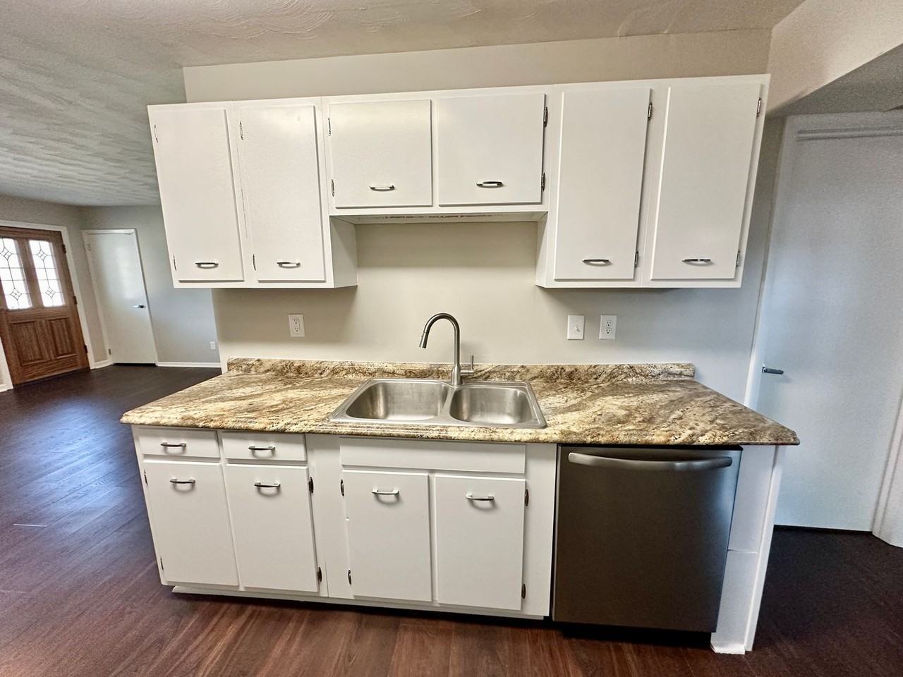 70 Maple Dr - Photo 5 of 16