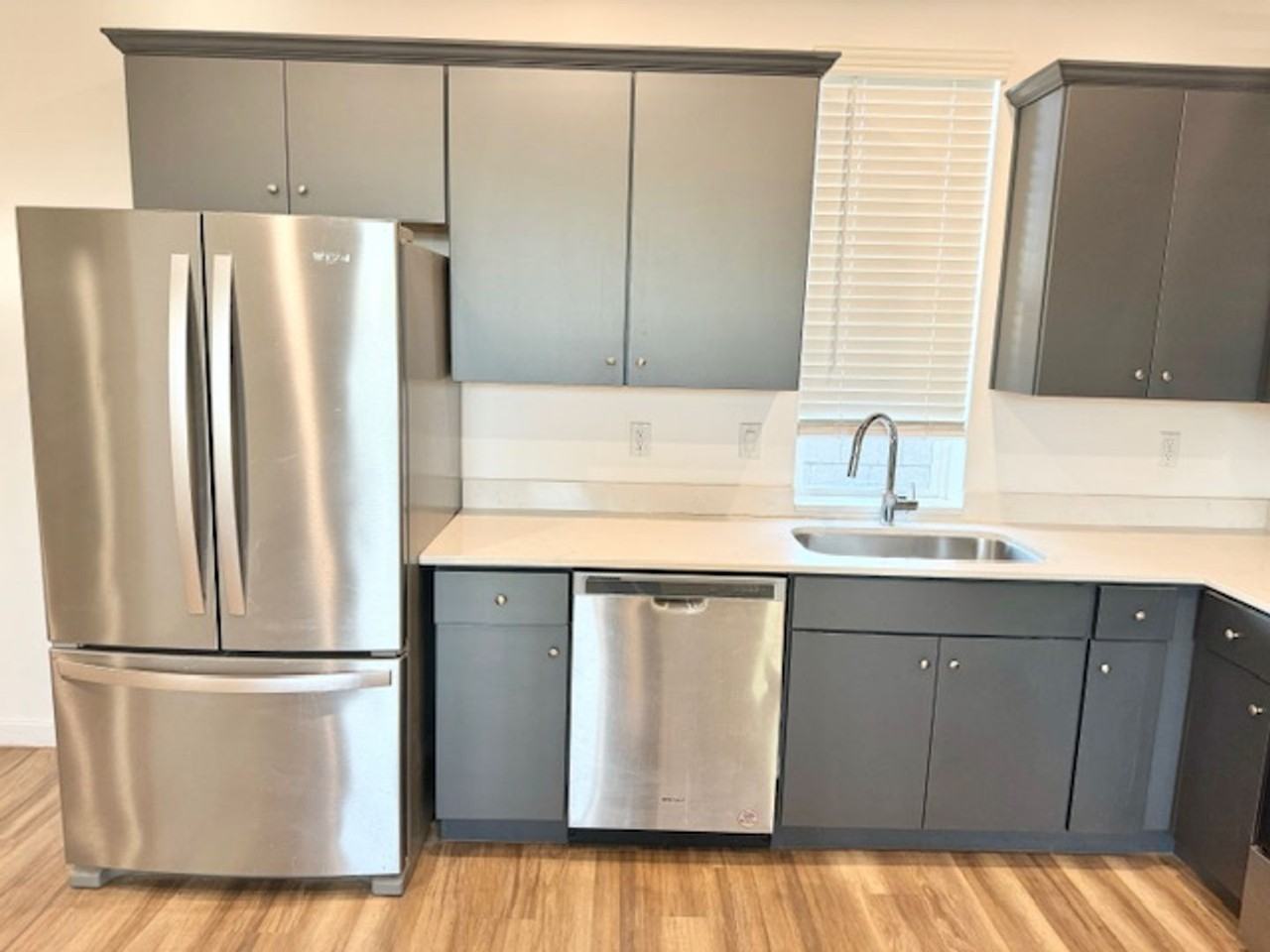 2950 N. 29th Pl - Photo 2 of 33