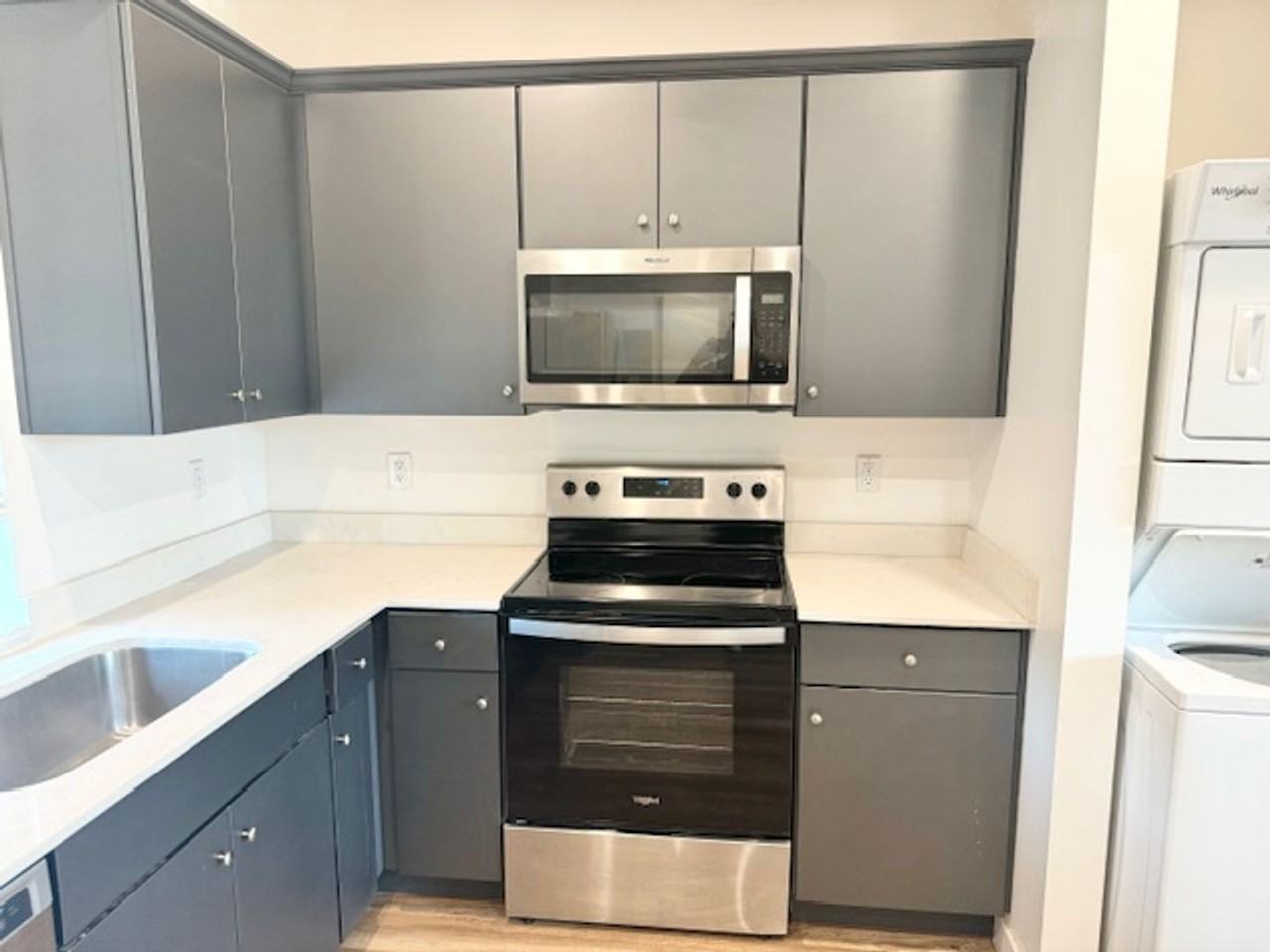 2950 N. 29th Pl - Photo 3 of 33