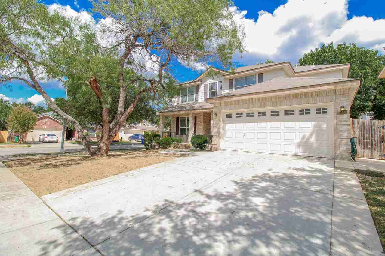 17234 Darien Wing - Photo 2 of 49