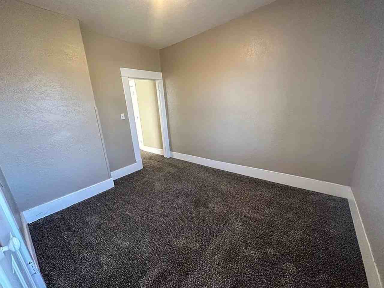 715 Asp Avenue - Photo 6 of 23