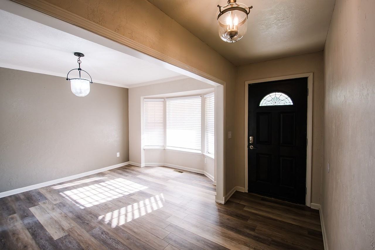 1608 S Berry Rd - Photo 3 of 35