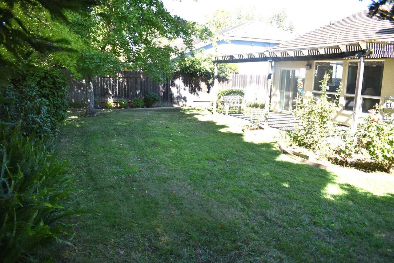 3230 Grimshaw Way - Photo 2 of 14