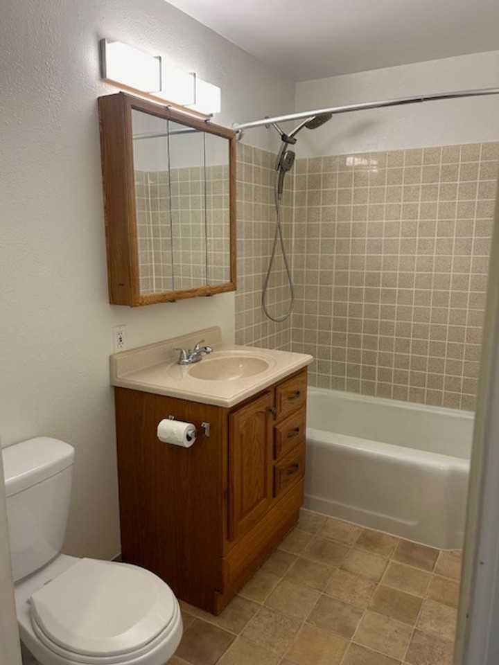 934 Custer Ave - Photo 3 of 18