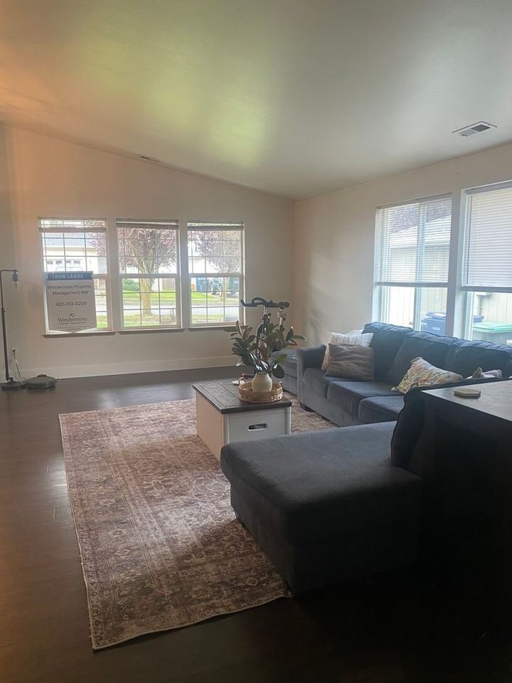 6428 105th St Ne - Photo 5 of 15